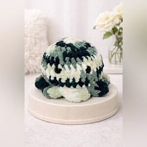Plushy Green and White octopus